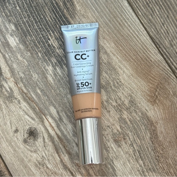 IT Cosmetics CC+ Cream - Light Medium - Picture 1 of 3